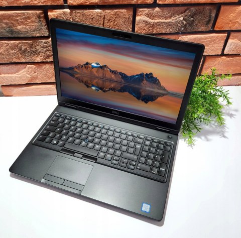 Dell Latitude 5590 Dell Latitude 5590