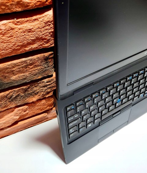 Dell Latitude 5591 Dell Latitude 5591