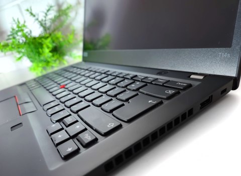Lenovo ThinkPad T14s Lenovo ThinkPad T14s