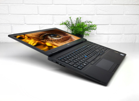 Dell Latitude 5591 Dell Latitude 5591