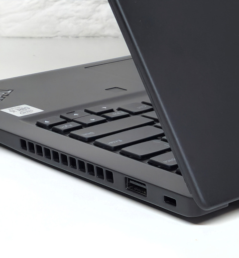 Lenovo ThinkPad T14s Lenovo ThinkPad T14s