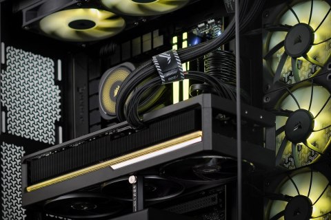 Actina iCUE 7800X3D/32GB/2TB/RTX5080/1000W