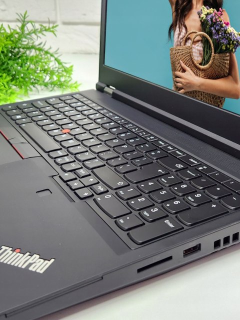 Laptop Lenovo ThinkPad P15 G1 i7 64GB RAM 1TB SSD 15,6" Full HD RTX3000 powystawowy