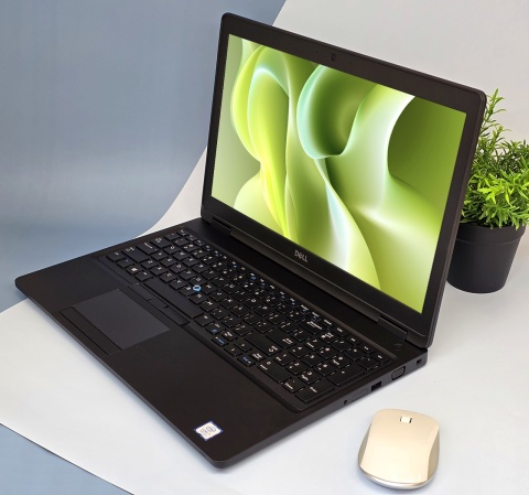 Laptop Dell Latitude 5590 i7 16GB RAM 256GB SSD 15,6" Full HD powystawowy