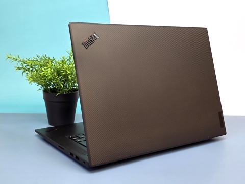 Lenovo ThinkPad P1 G5 i7 / 64 GB RAM / 1 TB SSD / 16" 4K / RTX A2000