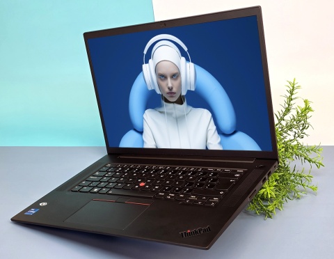 Lenovo ThinkPad P1 G5 i7 / 64 GB RAM / 1 TB SSD / 16" 4K / RTX A2000