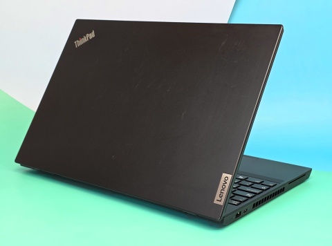 Laptop Lenovo ThinkPad T15p G1 i7 64GB RAM 2TB SSD 15,6" Full HD GTX 1050 Max-Q powystawowy