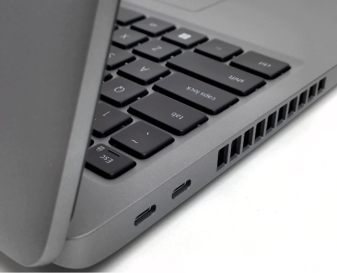 Laptop Dell Latitude 5520 i7 16GB RAM 512GB SSD 15,6" MX450 Full HD dotykowy powystawowy