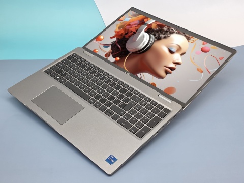 Laptop Dell Latitude 5530 i5 16GB RAM 256GB SSD 15,6" Full HD poleasingowy
